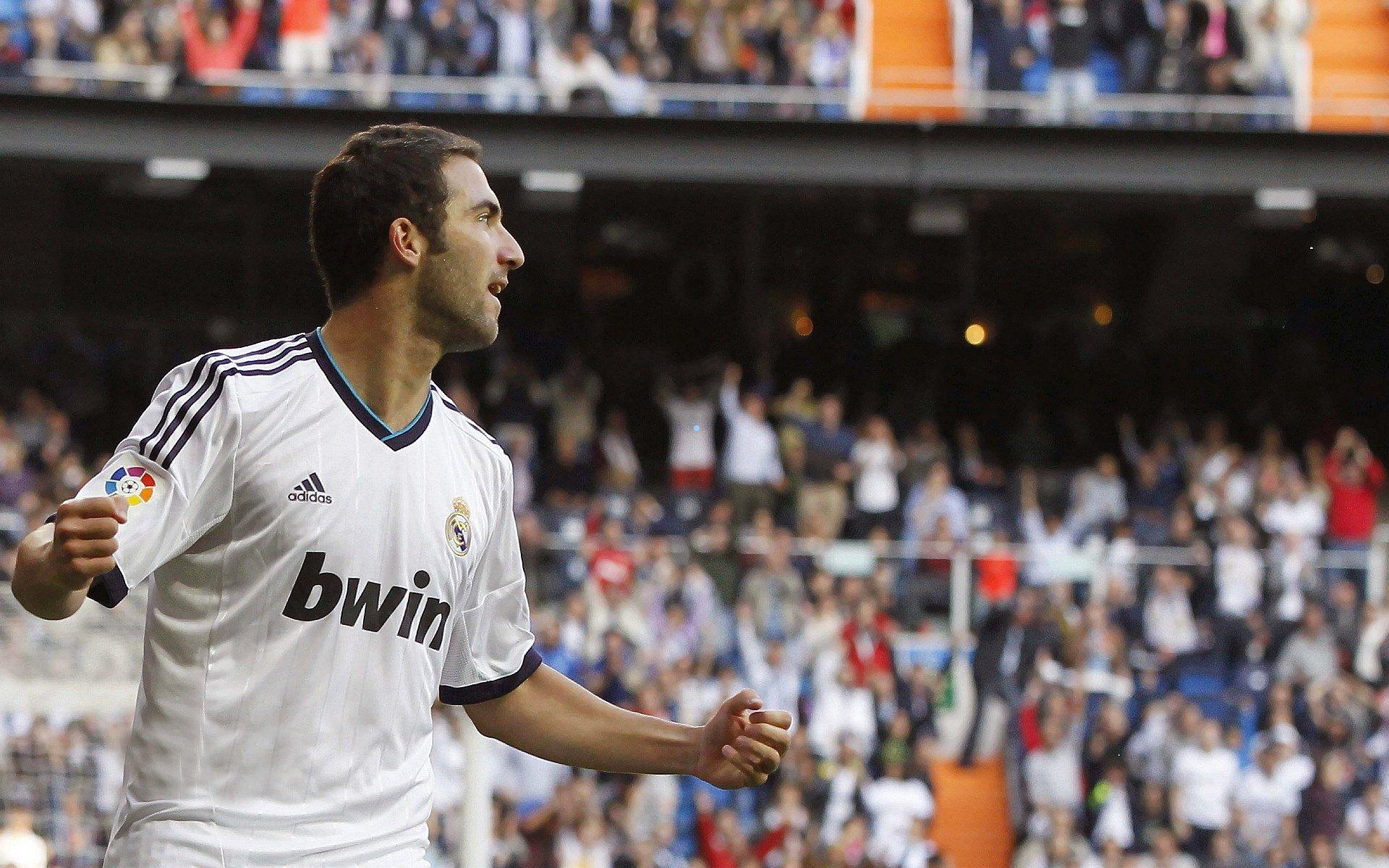 31岁蓉城队长李明正式离队，顶薪加盟中超保级队深圳，体检顺利通过